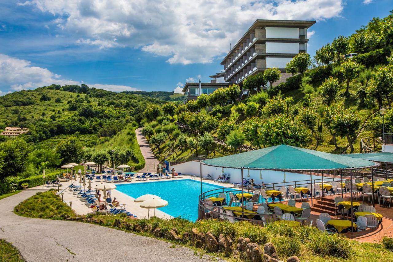 Albergo Capo Est Gabicce Mare Exterior photo